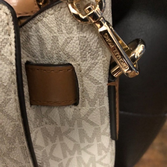 Michael Kors Mercer Handbag Satchel - Picture 3 of 10